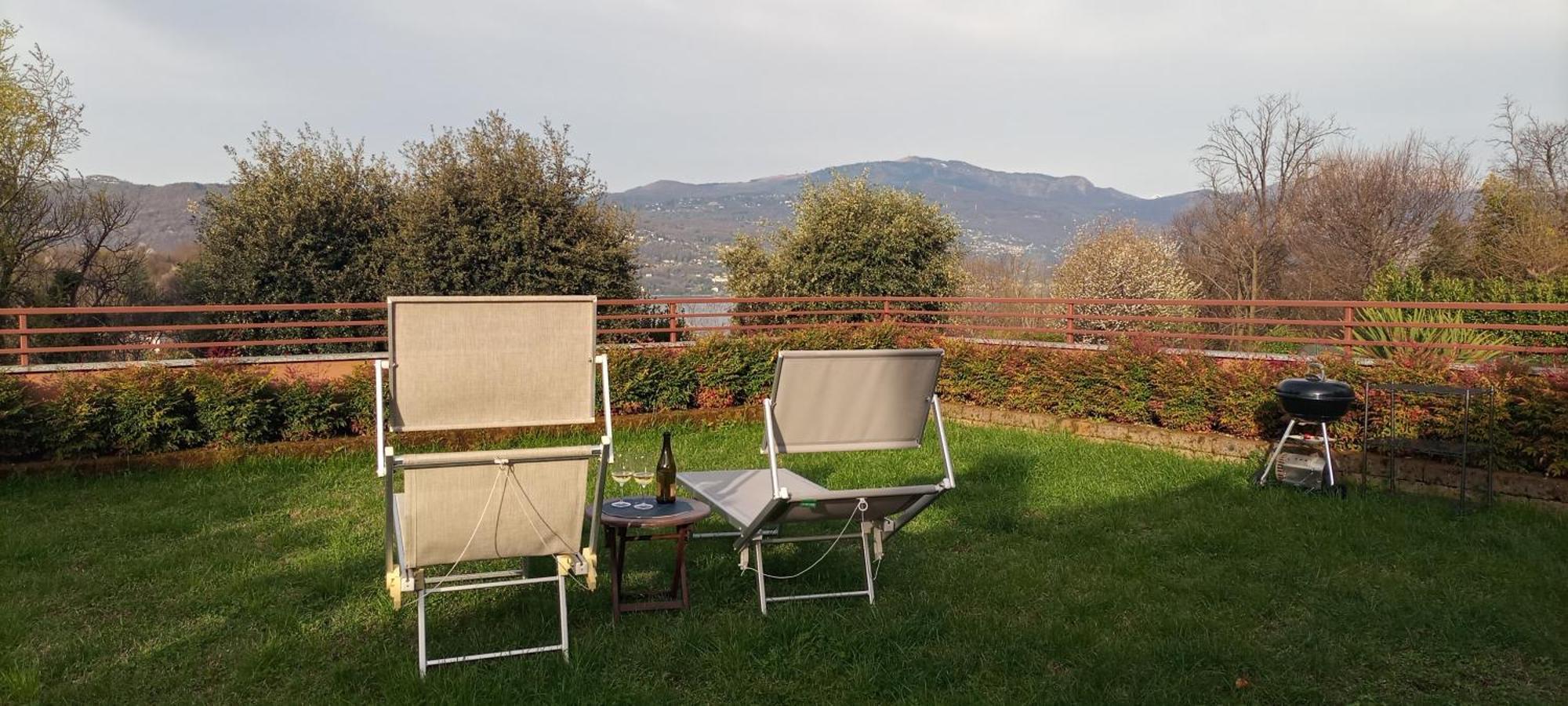 Mirasole Holiday House Leggiuno Bagian luar foto